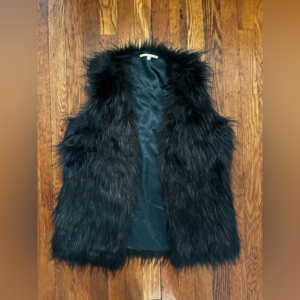 Gianni Bini faux fur green vest size M